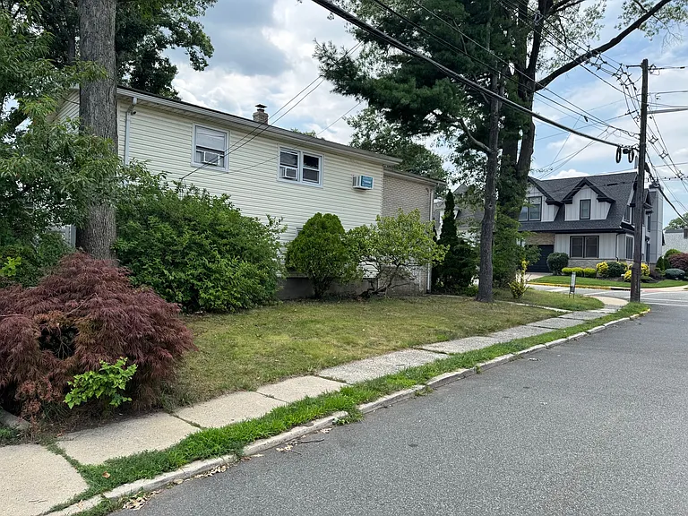Kingsland Ln — Photo 32
