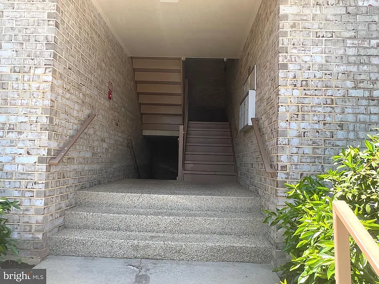 3360 Huntley Square Dr #B-1 — Photo 3