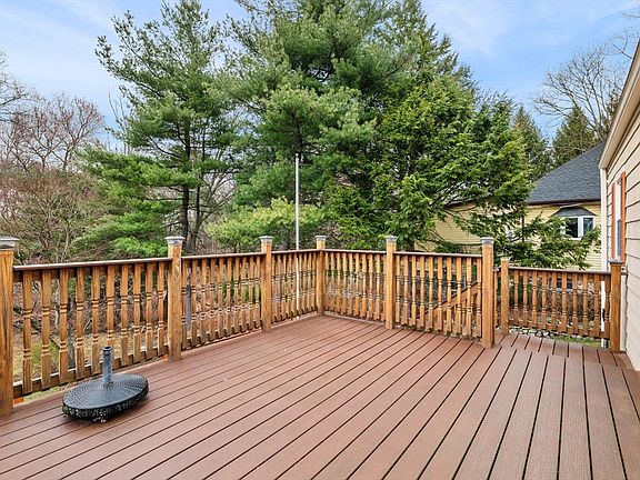 4th image of 66 Great Woods Rd