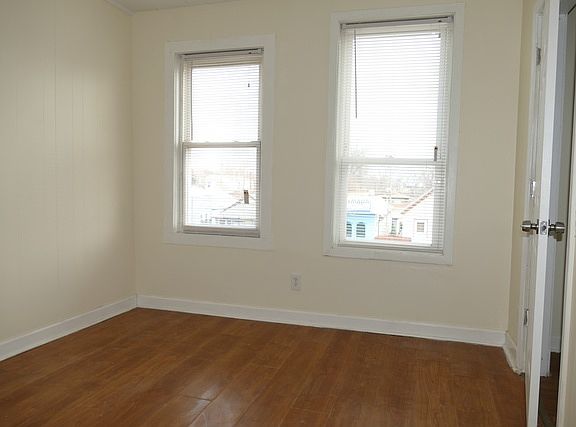 4th image of 9626 S Ewing Ave #2
