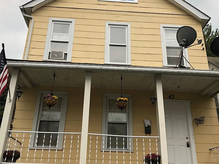 43 Broad St #2 — Photo 1