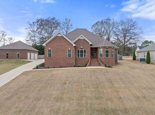 254 Plantation Cir, Killen, AL 35645