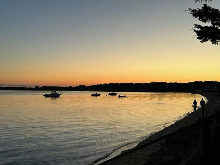 599 Peconic Bay Blvd — Photo 12