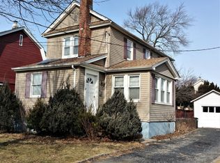 38 Pershing Ave, Valley Stream, NY 11581