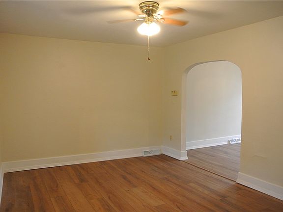 5th image of 861 Priestley Ave