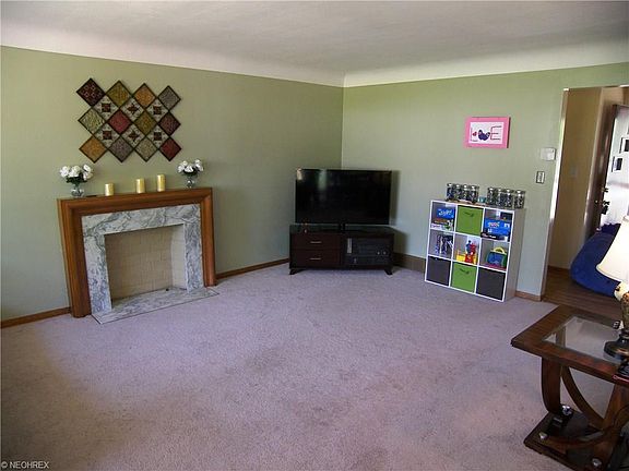 3rd image of 25321 Picone Ln