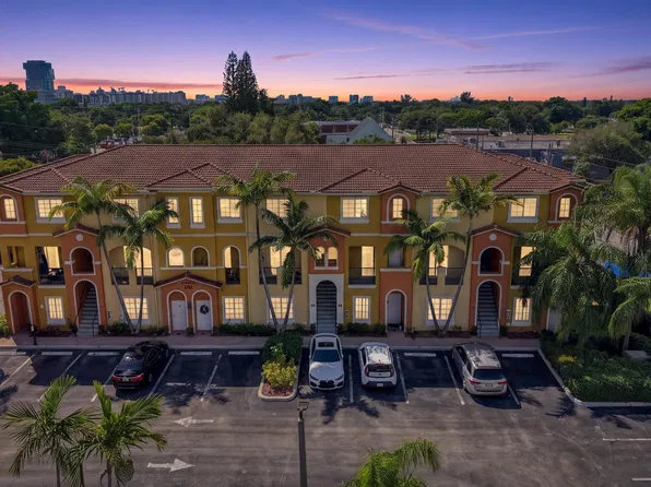 141 NW 2nd Avenue #7, Hallandale Beach, FL 33009