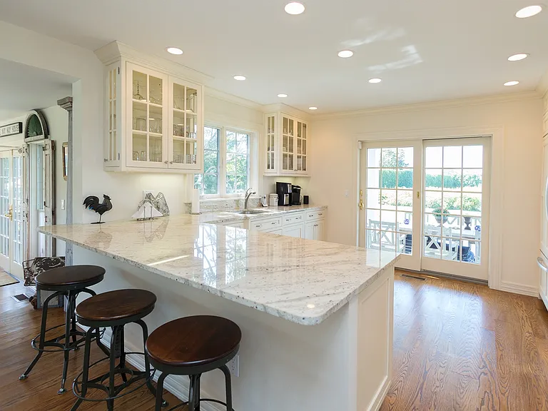 Bay Ln — Photo 8