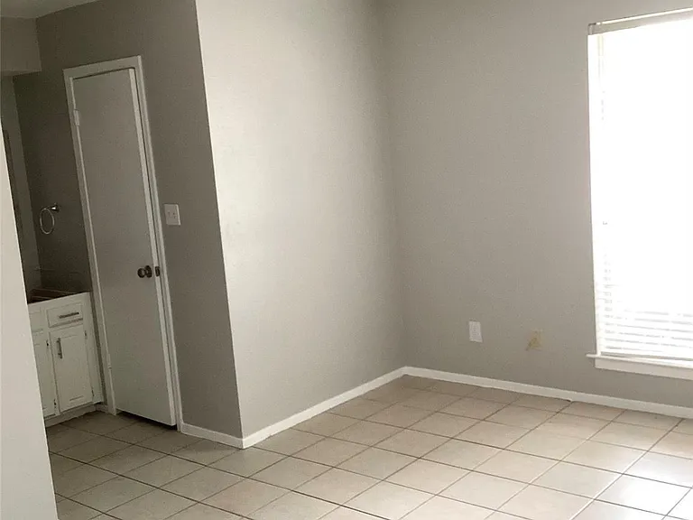 1804 Chapel Hill Rd — Photo 4