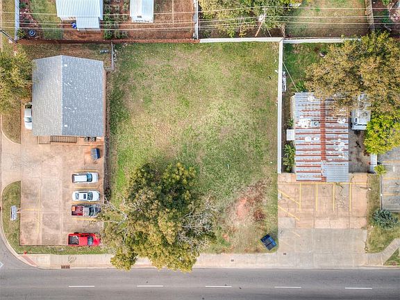3rd image of 109 SE 44th St #34
