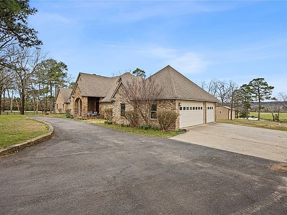 3rd image of 200 Abbott Ln