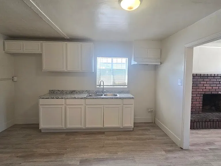 205 Santa Cruz St — Photo 10