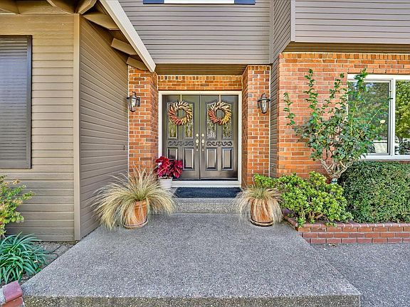 4th image of 15655 La Tierra Dr