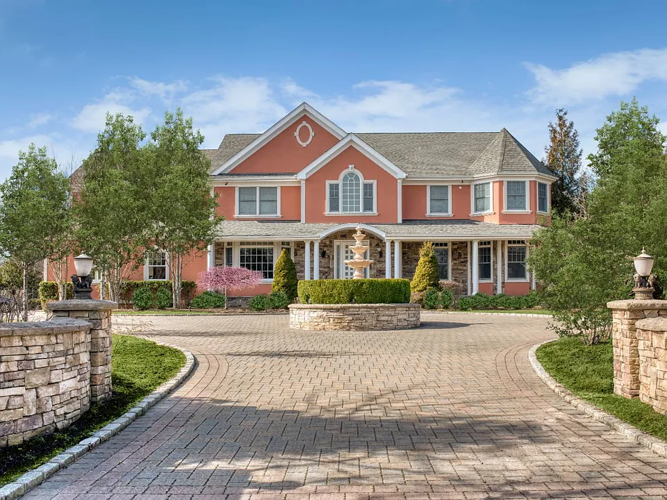 101 Parrish Pond Ct E