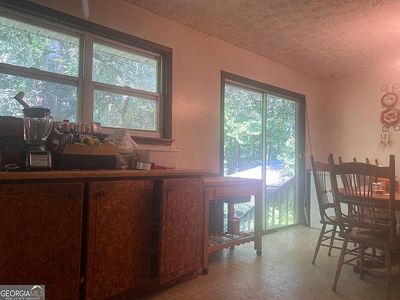 4th image of 5929 Priest Rd