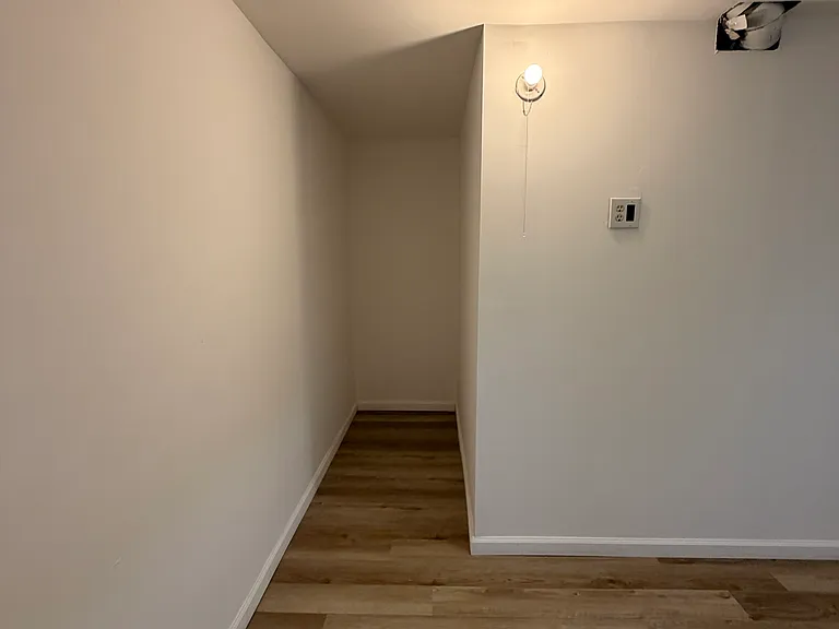 2224 Prince Of Wales Ct #2 — Photo 3