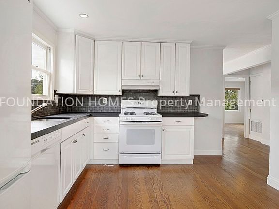 4th image of 75 Hilarita Ave