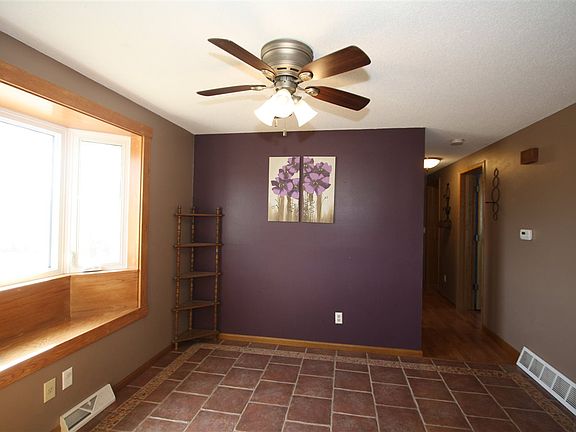 2nd image of 406 Woodland Dr
