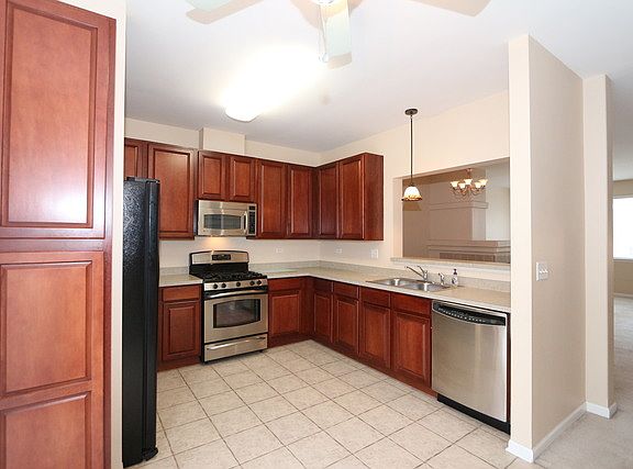4th image of 541 Cary Woods Cir #541