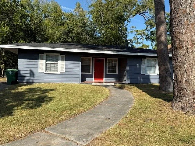 2 bed, 1.0 bath, 1337 sqft, $1,450 — Photo 1