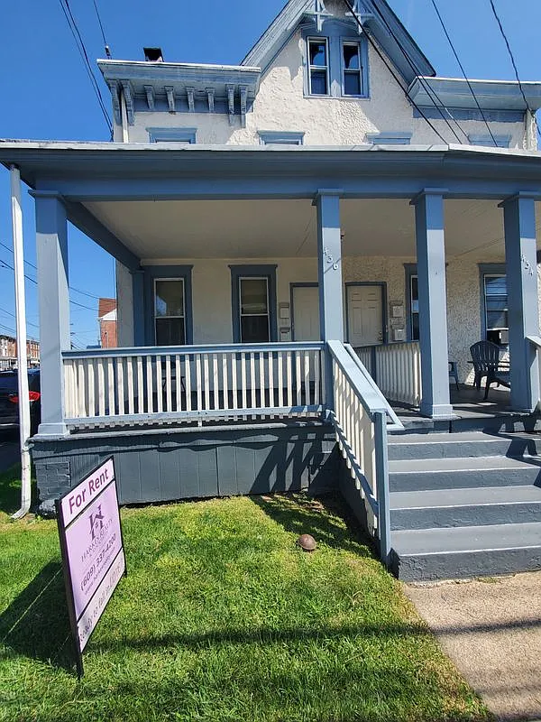 2 bed, 1.0 bath, 900 sqft, $1,700 — Photo 1