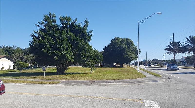 2nd image of 5215 20th Street Ct E