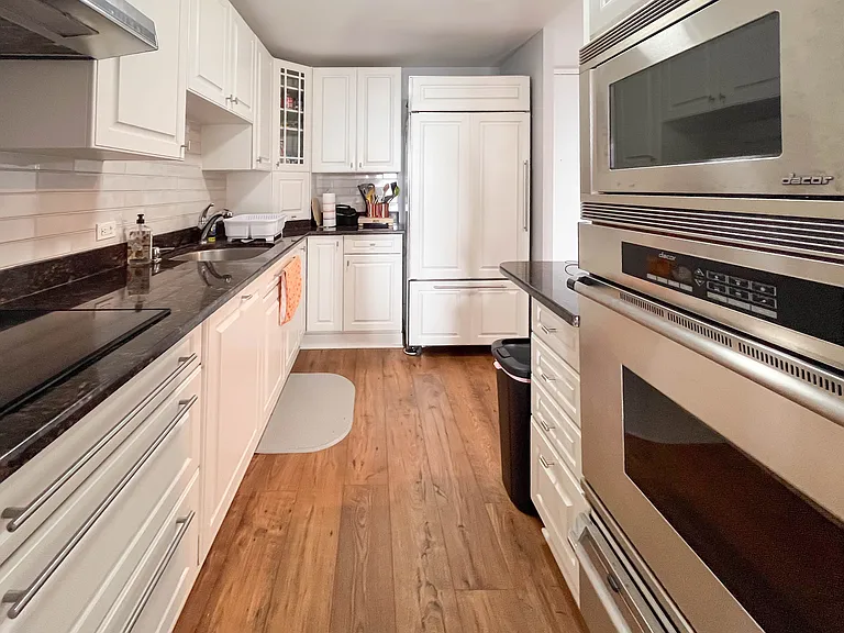 1660 N Lasalle St #1608 — Photo 8