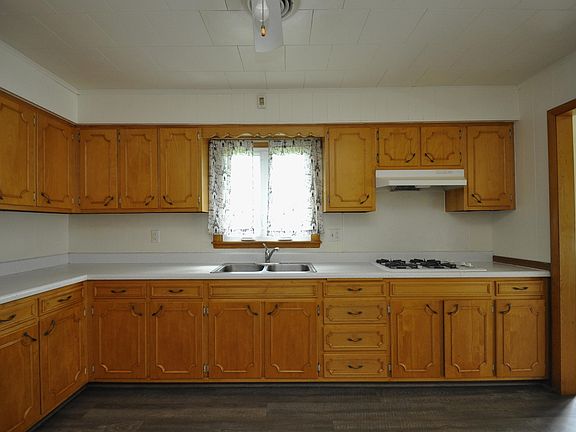 5th image of 1015 1st Ave