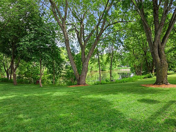 3rd image of 880 Pearl View Dr