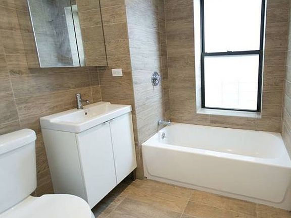 5th image of 138 17th St APT 1