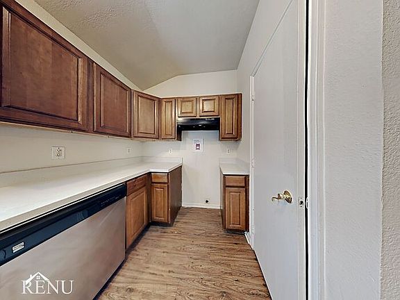3rd image of 138 Creek Cove Dr