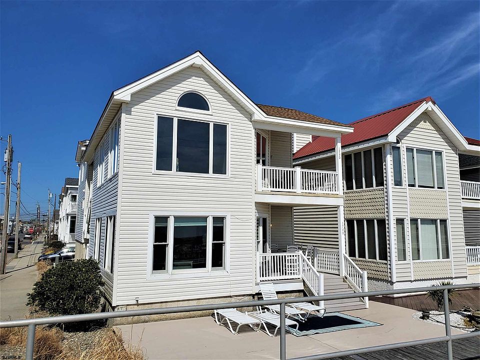 1st image of 1748 Boardwalk APT 1