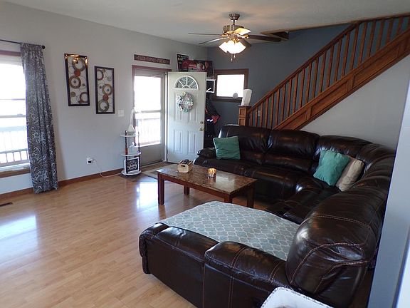 2nd image of 468 Blaine Ave