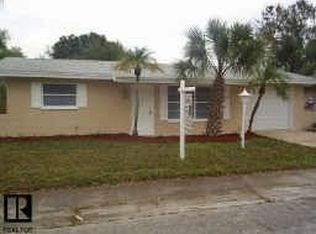 425 Maplewood Dr, Oldsmar, FL 34677