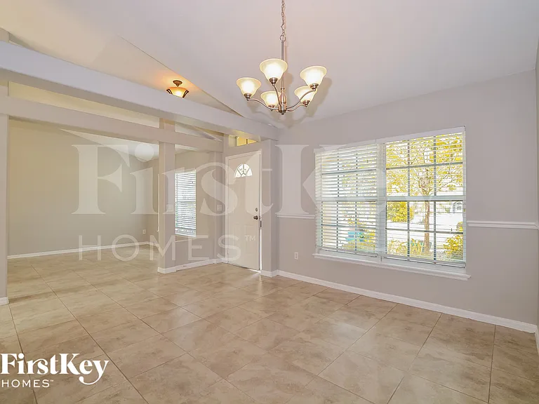 13219 Lakewind Dr — Photo 4