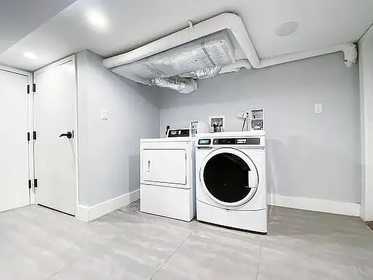 1180 Halsey St #3 — Photo 12