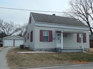 210 Washington St, Red Bud, IL 62278