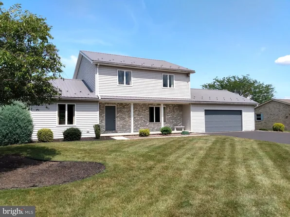 651 Mahantango Dr, Chambersburg, PA 17202