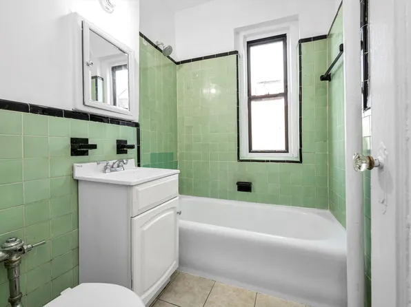 83-44 Lefferts Boulevard image 8 of 13