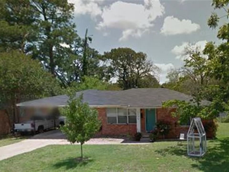 1st image of 2106 Crestwood Dr