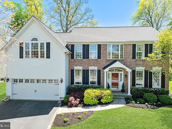 2nd image of 508 Crestwood Ln