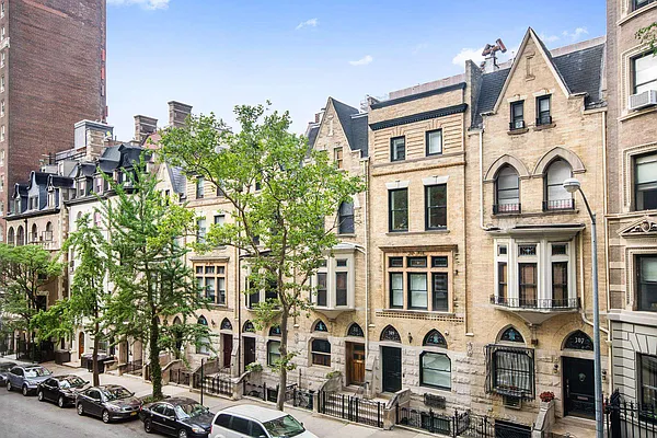 Sold by William Raveis Real Estate | media 15