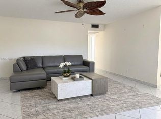 100 SW 132nd Way APT 310K, Pembroke Pines, FL 33027