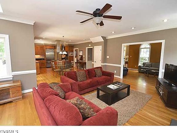 4th image of 2520 Whitecastle Dr