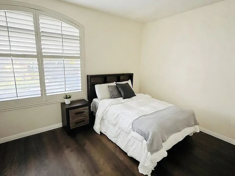 10818 Cypress Falls Ave — Photo 5