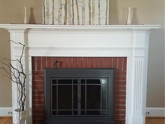 4th image of 317 Deerhurst Park Blvd