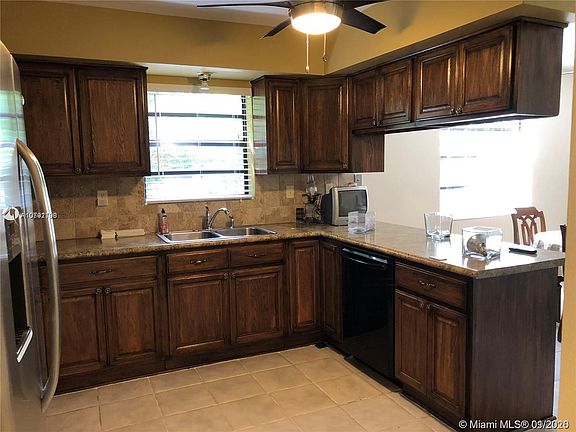 2nd image of 2755 Taylor St #1