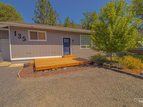 3rd image of 135 Mule Deer Dr