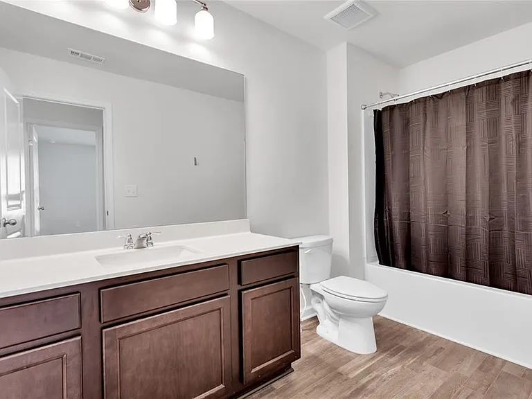 Darby Dr — Photo 23