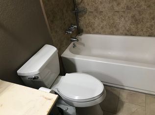 2311 Planz Rd APT 17, Bakersfield, CA 93304